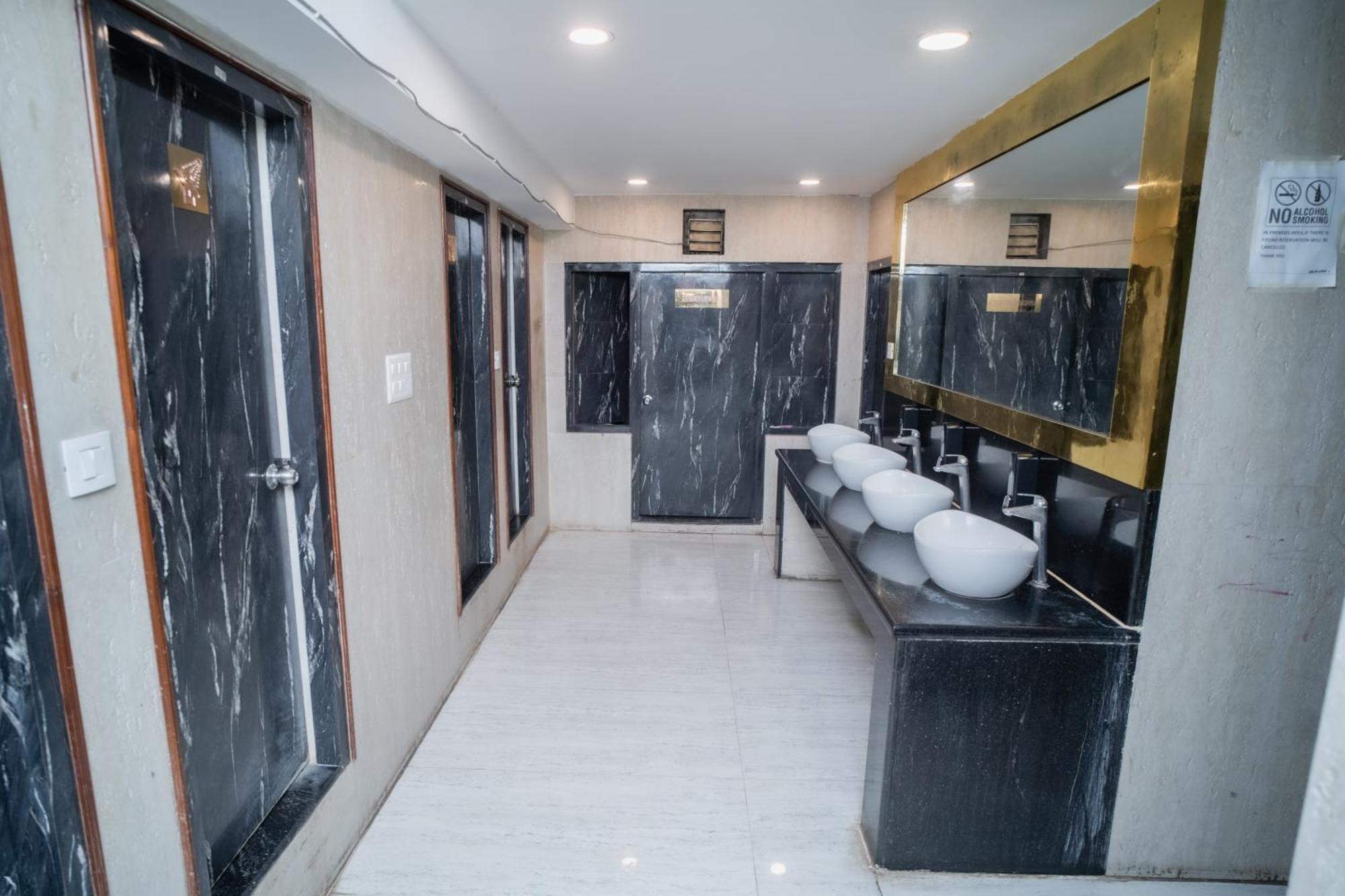 Atithi Satkaar Dormitory Varanasi Exterior foto