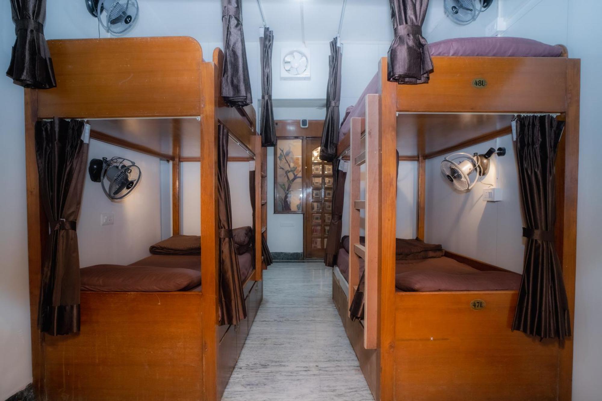Atithi Satkaar Dormitory Varanasi Exterior foto